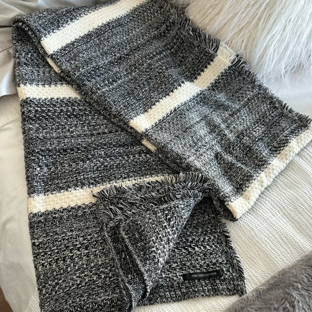 BR Large Knit Scarf